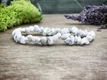 Kép 2/2 - Kitartás howlit szemcse ásvány karkötő