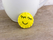 Kép 1/2 - Gyapjúfilc happy smiley mini kitűző
