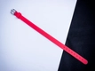 Kép 5/5 - Láblenyomat egyedi medálos MoMents piros színű szilikon karkötő