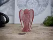Kép 1/6 - Cseresznyekvarc angyal ásvány szobor