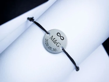 Ígéret egyedi kör medálos microcord karkötő