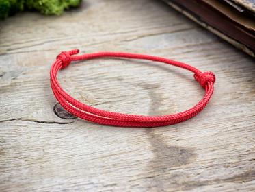 Kabbala védelmező vörös paracord karkötő