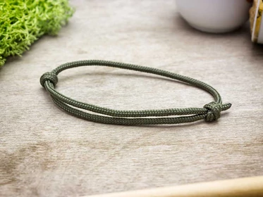Remény oliva paracord karkötő