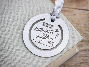 Itt aludtam el zzz oldaljelölő acél kör könyvjelző
