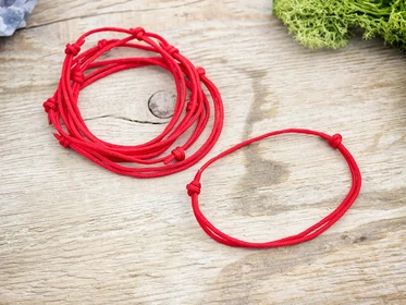 Kabbala védelmező vörös microcord karkötő 5 dbos csomag