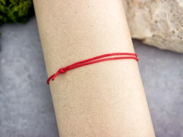 Kabbala védelmező vörös nanocord karkötő