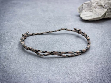 Erőforrás barna paracord karkötő