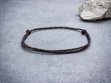 Földközeliség kókusz barna paracord bokalánc