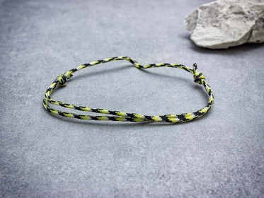 Optimizmus sárga paracord karkötő
