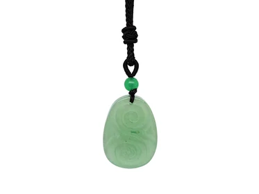 Csepp maori aventurin medál zsinóron 2,5x3,5cm