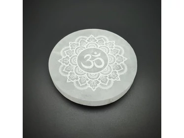 Szelenit korong díszített om mandala 10cm