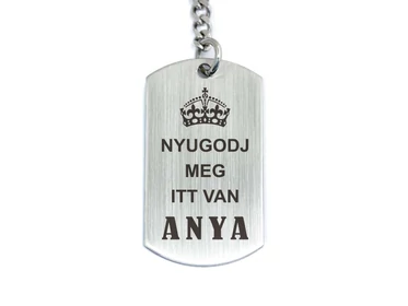 Nyugodj meg anya elintézi acél medálos kulcstartó