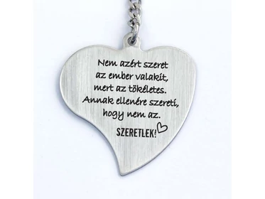 Nem azért szeret acél szív medálos kulcstartó