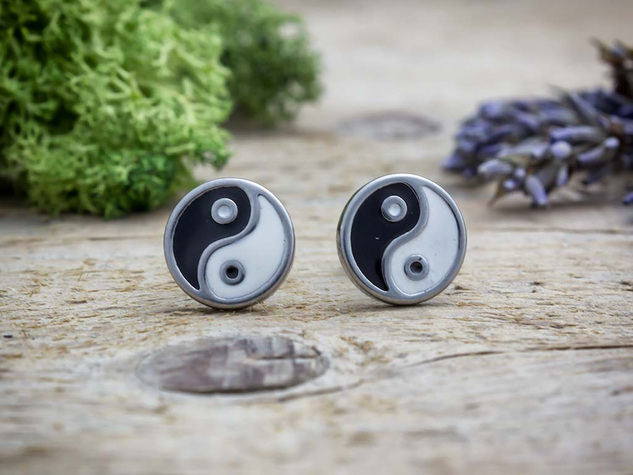 Yin Yang beszúrós acél fülbevaló