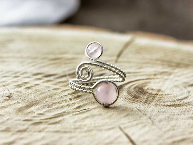 Rózsakvarc ezüst színű drót gyűrű