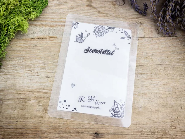 Szeretettel lila angyal medálos kulcstartó