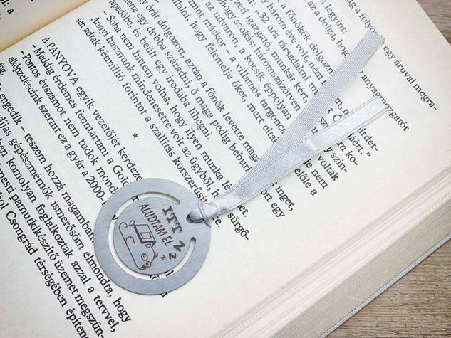 Itt aludtam el zzz oldaljelölő acél kör könyvjelző