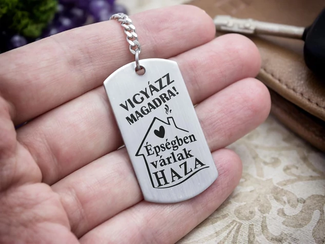 Épségben várlak haza acél medálos kulcstartó