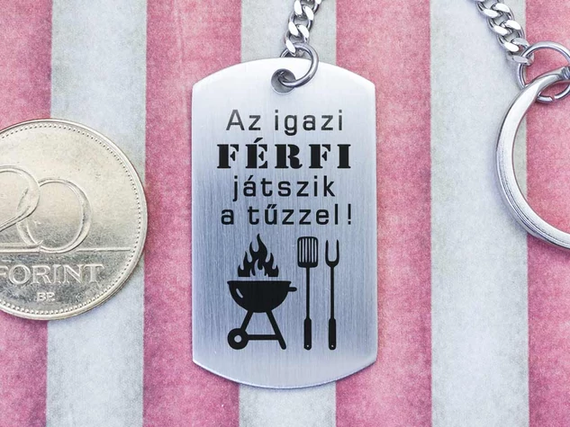 Az igazi férfi acél medálos kulcstartó