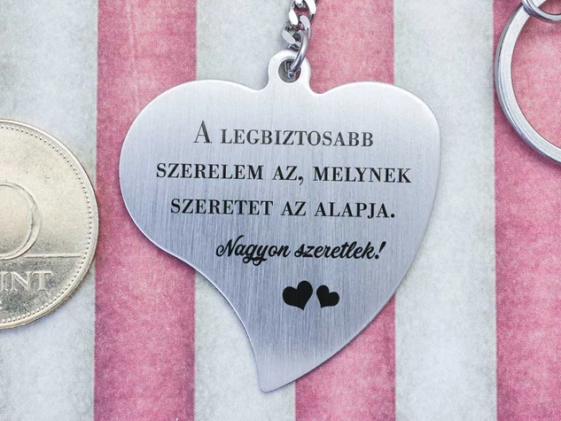 Nagyon szeretlek acél szív medálos kulcstartó