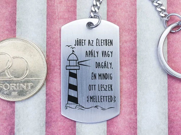 Jöhet apály vagy dagály acél medálos kulcstartó