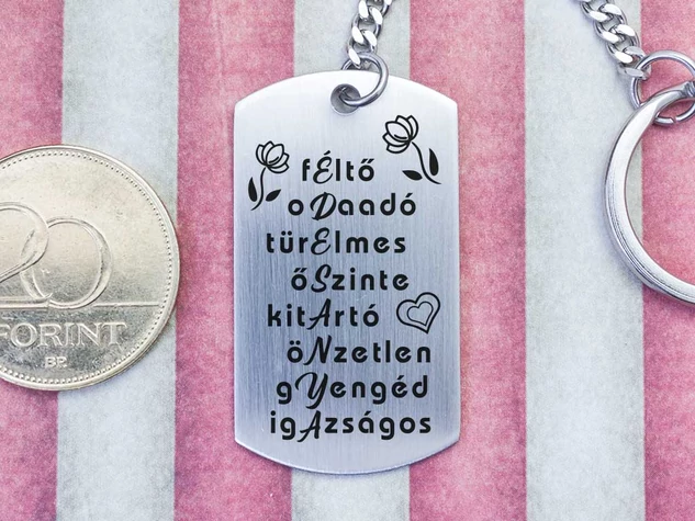 Utánozhatatlan édesanyám acél medálos kulcstartó