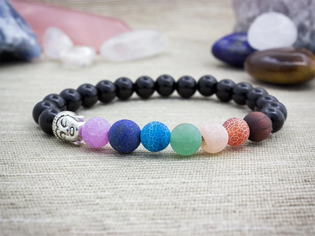 Buddha medálos csakra ásvány karkötő