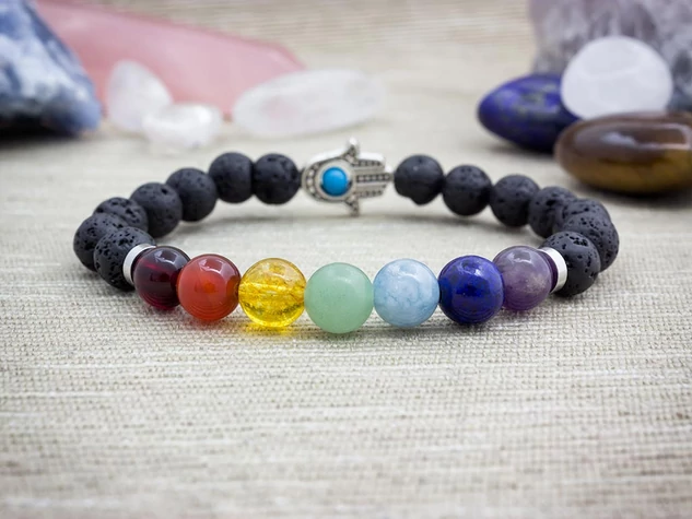 Hamsa medálos csakra ásvány karkötő