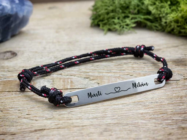Ígéret egyedi lapbetétes fekete mintás microcord karkötő