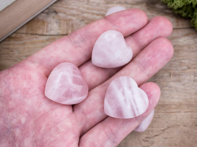 Heart rózsakvarc közepes ásvány szív