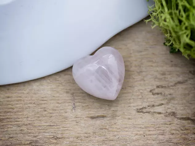 Heart rózsakvarc kicsi ásvány szív
