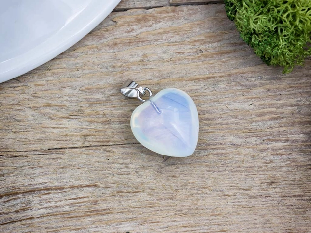 Szív opalit üveg ásvány medál