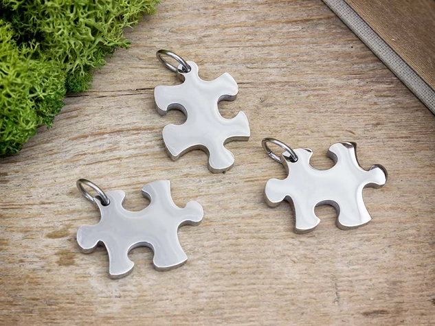 Puzzle kirakó 3 db egyedi acél medálos szett