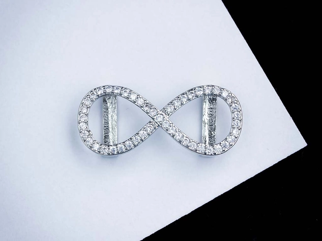 Infinity cikrónia kristályos ezüst színű MoMents charm