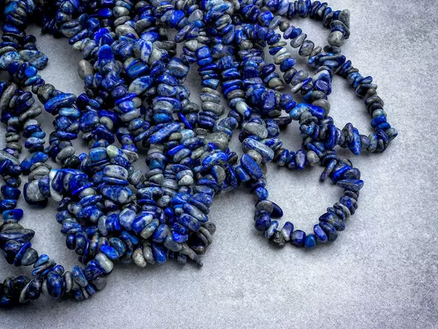 Nyitottság lápisz lazuli szemcse ásvány