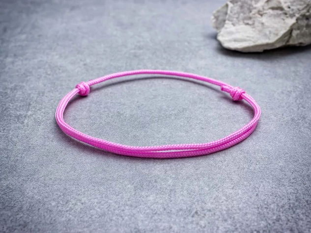 Kreativitás rózsaszín paracord karkötő