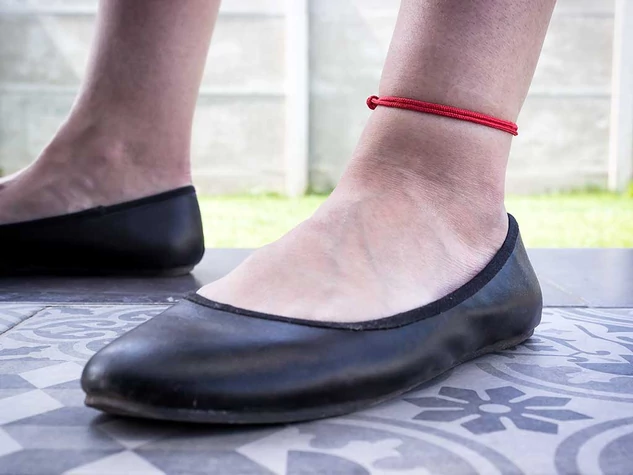 Kabbala védelmező vörös paracord bokalánc