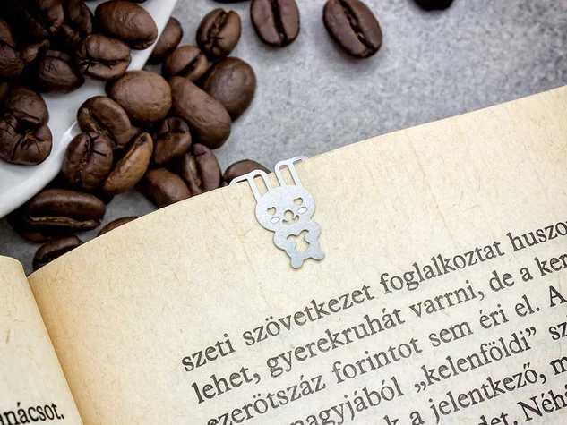Nyuszis oldaljelölő acél könyvjelző
