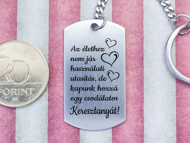 Csodálatos Keresztanyát acél medálos kulcstartó