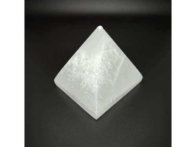 Szelenit piramis 4x4x4,5cm